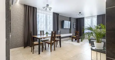 Apartamento 3 habitaciones en Minsk, Bielorrusia