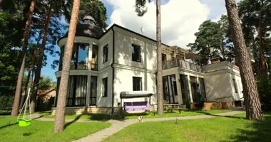 8 room house with parking, with Balcony, with Terrace in Jurmala, Latvia