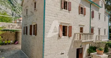 Casa 7 habitaciones en Kotor, Montenegro