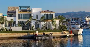 Villa  mit Möbliert, mit Klimaanlage, mit Meerblick in Limassol District, Cyprus