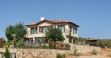 5 bedroom house in Souni–Zanatzia, Cyprus