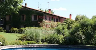 2 bedroom apartment in Monate, Italy