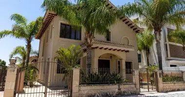 4 bedroom house in koinoteta agiou tychona, Cyprus