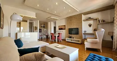 Rent a three-bedroom apartment in Becici + 2 parking spaces w Becici, Czarnogóra