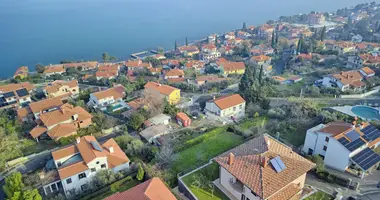 Villa 4 bedrooms in Koper, Slovenia