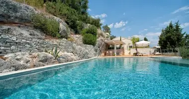 Villa 6 rooms with Sea view, with Swimming pool, with Mountain view in Katavolos, Greece