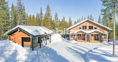 Dom wolnostojący 4 pokoi w Kittilae, Finlandia