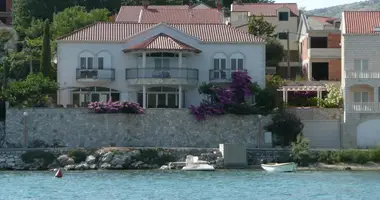 Villa 5 bedrooms in Krucica, Croatia