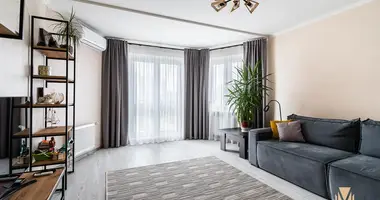 Apartamento 3 habitaciones en Minsk, Bielorrusia