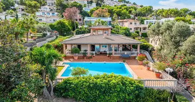Zamek 4 pokoi w Santa Ponsa, Hiszpania