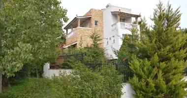 Szeregowiec 6 pokojów z Widok miasta w Pikermi, Grecja