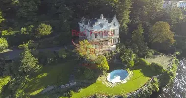 Villa 5 bedrooms in Blevio, Italy