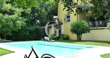 5 bedroom house in Lonato del Garda, Italy