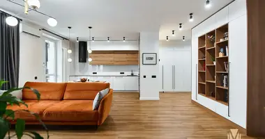 Apartamento 3 habitaciones en Minsk, Bielorrusia