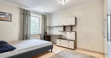 Apartamento 3 habitaciones en Minsk, Bielorrusia