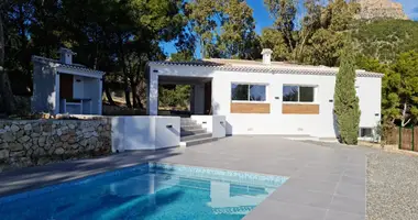 Villa  mit Parkplatz, mit Terrasse, mit Garage in Calp, Spanien