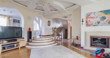 Casa de campo 6 habitaciones con amueblado, con airea acondicionado, con garaje en Minsk, Bielorrusia