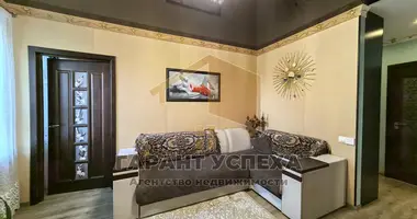 Apartamento 3 habitaciones en Muchaviecki sielski Saviet, Belarús