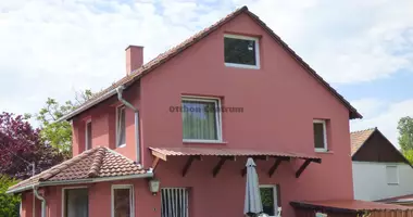 5 room house in Budakalasz, Hungary