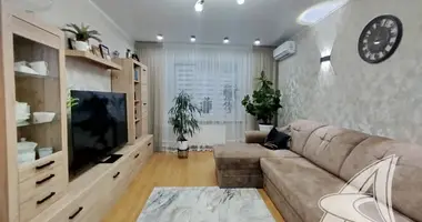 Apartamento 3 habitaciones en Kobriny, Belarús