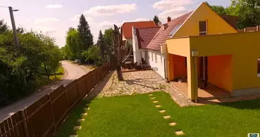 8 room house in Telki, Hungary