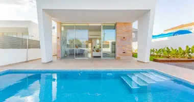 Villa  mit Terrasse, mit Sauna in Torrevieja, Spanien