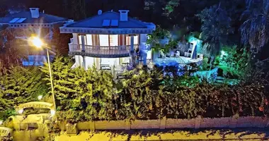 Villa 7 chambres avec parkovka parking, avec Piscine, avec Jacuzzi dans Alanya, Turquie