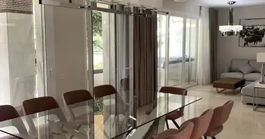 Wohnung 6 Schlafzimmer in Marbella, Spanien