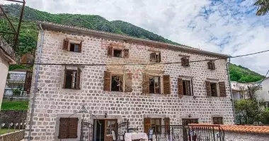 Дом 6 комнат в Котор, Черногория