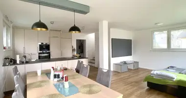 Haus 5 zimmer in Guntramsdorf, Österreich