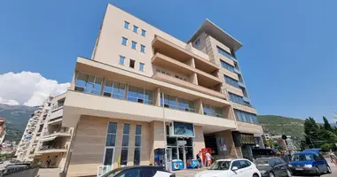 Oficina 58 m² en Budva, Montenegro