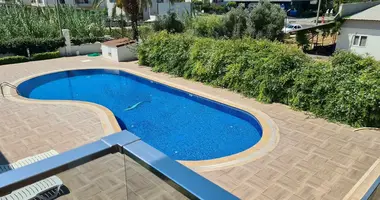 Dúplex 3 habitaciones con balcón, con airea acondicionado, con estacionamiento en Akarca Parki, Turquía