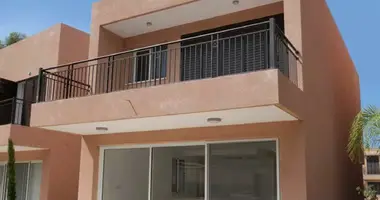 Квартира 4 комнаты в Пафос, Кипр