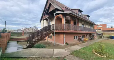 Haus 6 Zimmer in Tapiobicske, Ungarn