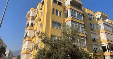 Apartamento 3 habitaciones con vistas a las montañas en Alanya, Turquía