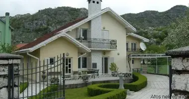 Haus 11 Schlafzimmer in Podgorica, Montenegro