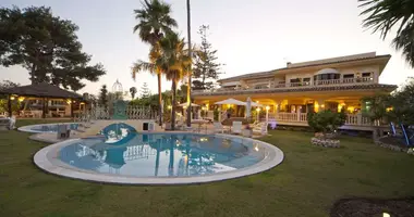 Villa en Marbella, España