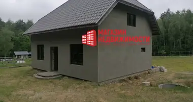 Casa 4 habitaciones en Karobcycy, Bielorrusia