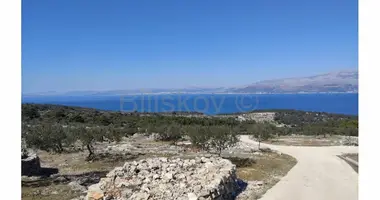 Plot of land in Splitska, Croatia