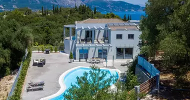 Вилла 5 комнат  с видом на море, с бассейном, с видом на горы в Гувья, Греция