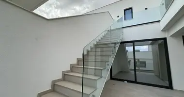 Penthouse 5 bedrooms in Demos Agiou Athanasiou, Cyprus