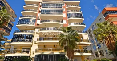 5 room apartment with elevator, with air conditioning, with sea view in Mahmutlar, Turkey