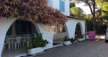 Villa 4 chambres avec Piscine dans Mamujada Mamoiada, Italie