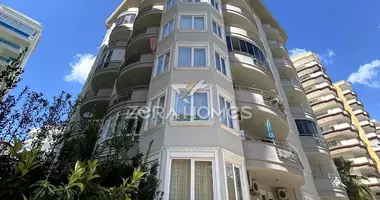 Mieszkanie 3 pokoi z parking, z winda, z basen w Mahmutlar, Turcja