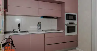 Apartamento 3 habitaciones en Minsk, Bielorrusia