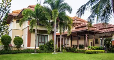 Villa 5 habitaciones con Doble acristalamiento, con Amueblado, con Aire acondicionado en Phuket, Tailandia