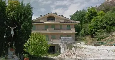 6 room apartment in Terni, Italy