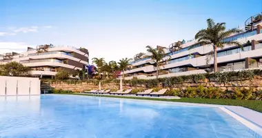 3 bedroom apartment in Estepona, Spain