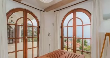 Дом 5 спален с парковкой, с балконом, с кондиционером в Аланья, Турция