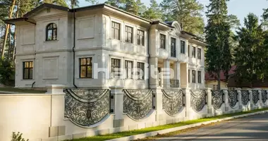 Villa 9 rooms in good condition in Jurmala, Latvia